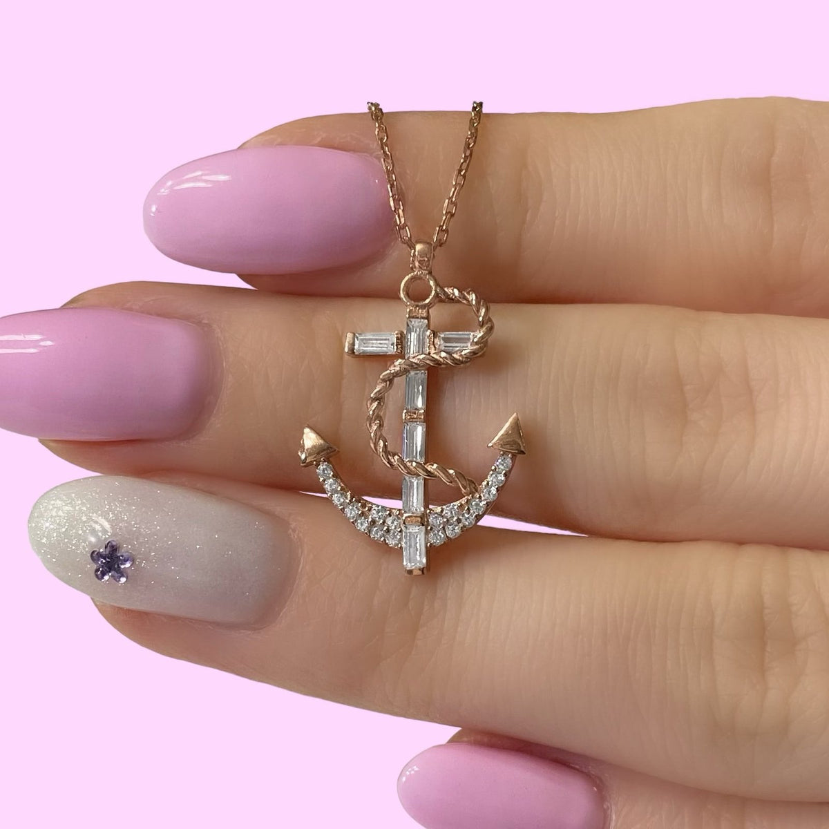 Rose Gold Kaplama Gümüş Kübik ve Baget Zirkon Taşlı Tasarım Çapası Kolye