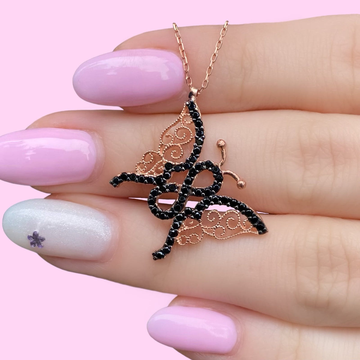 Rose Gold Kaplama Gümüş Sonsuzluk İşareti Detaylı Siyah Zirkon Taşlı Kelebek Kolye