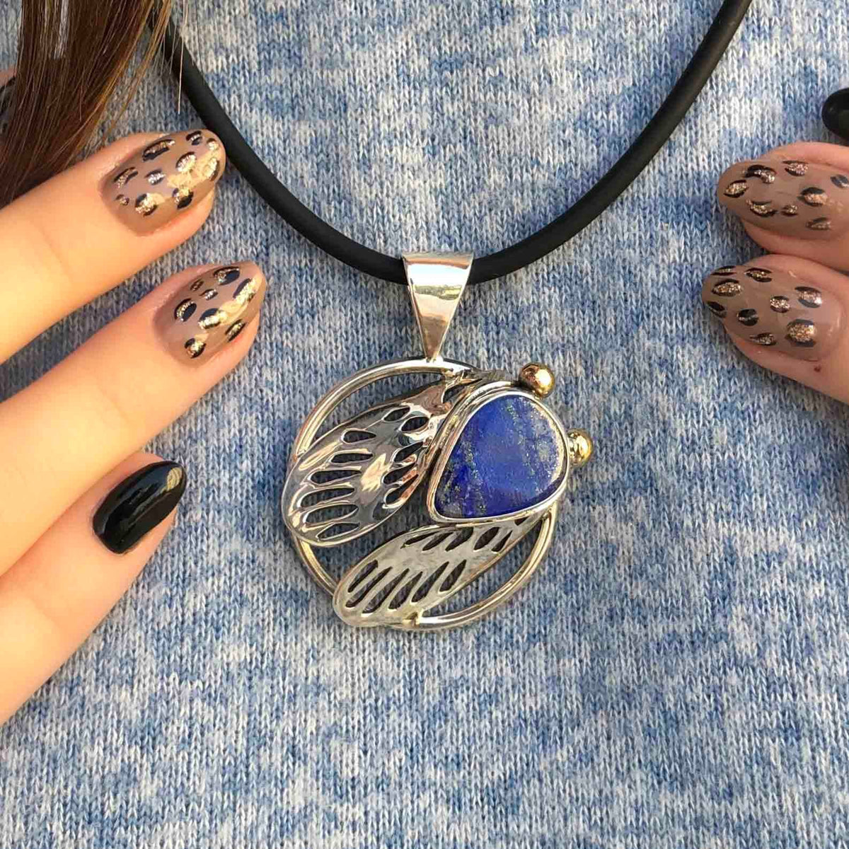 El Yapımı Tasarım Lapis Taşlı Böcek Kolye