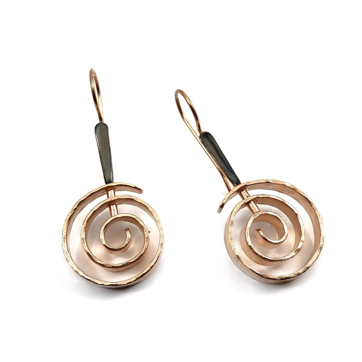 Rose Gold Kaplama ve Oksitli Tasarım Gümüş Küpe