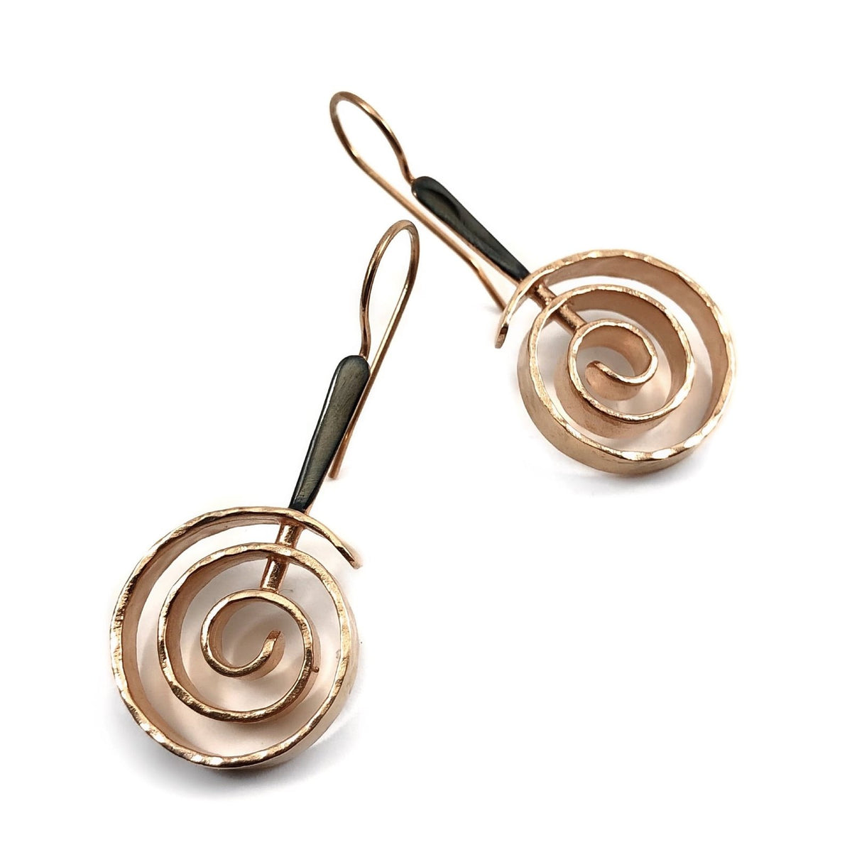 Rose Gold Kaplama ve Oksitli Tasarım Gümüş Küpe